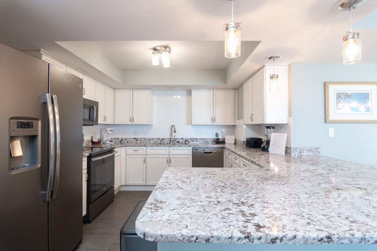 8560 Queensway Blvd.  Photo 10