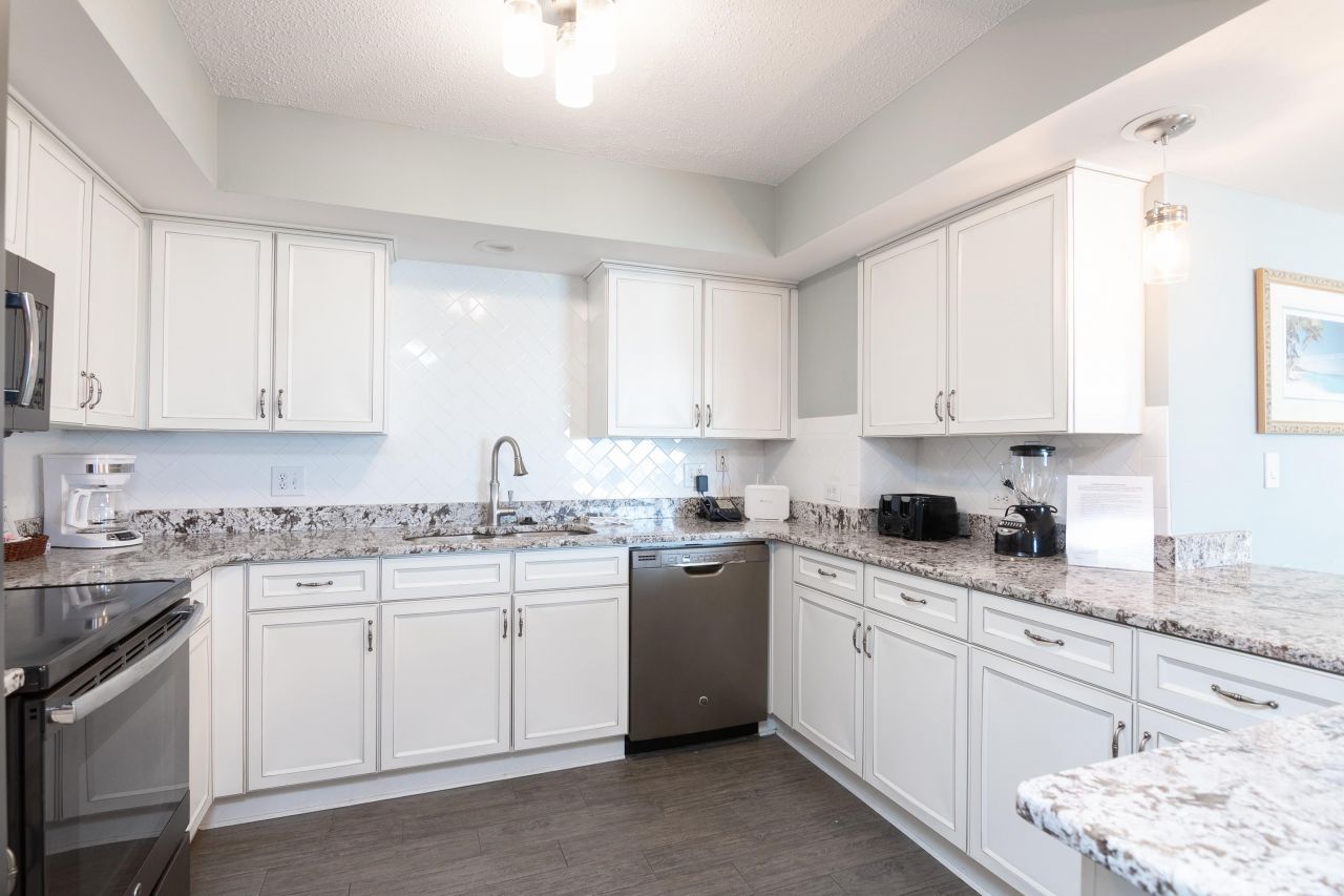 8560 Queensway Blvd.  Photo 11