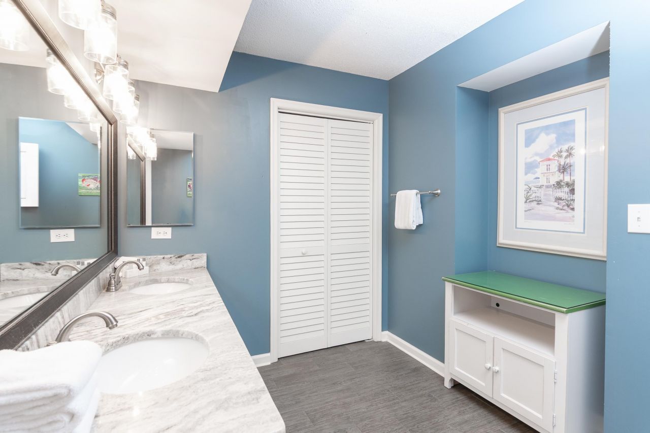 8560 Queensway Blvd.  Photo 28