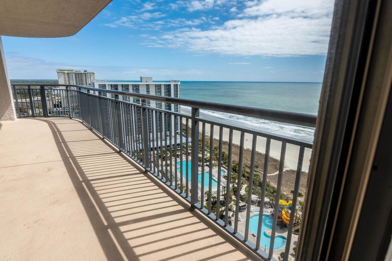 8560 Queensway Blvd.  Photo 32