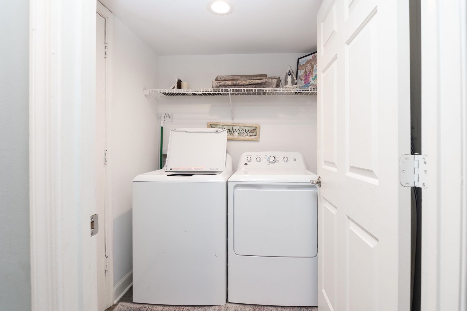 8560 Queensway Blvd. Photo 34