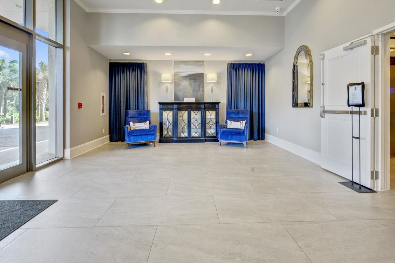 8560 Queensway Blvd. Photo 36