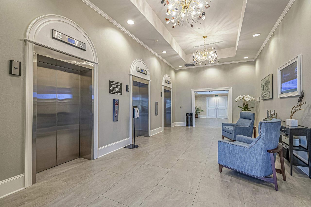 8560 Queensway Blvd.  Photo 37