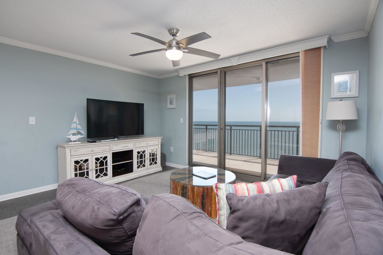 8560 Queensway Blvd.  Photo 4