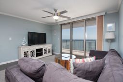 8560 Queensway Blvd.  photo 4