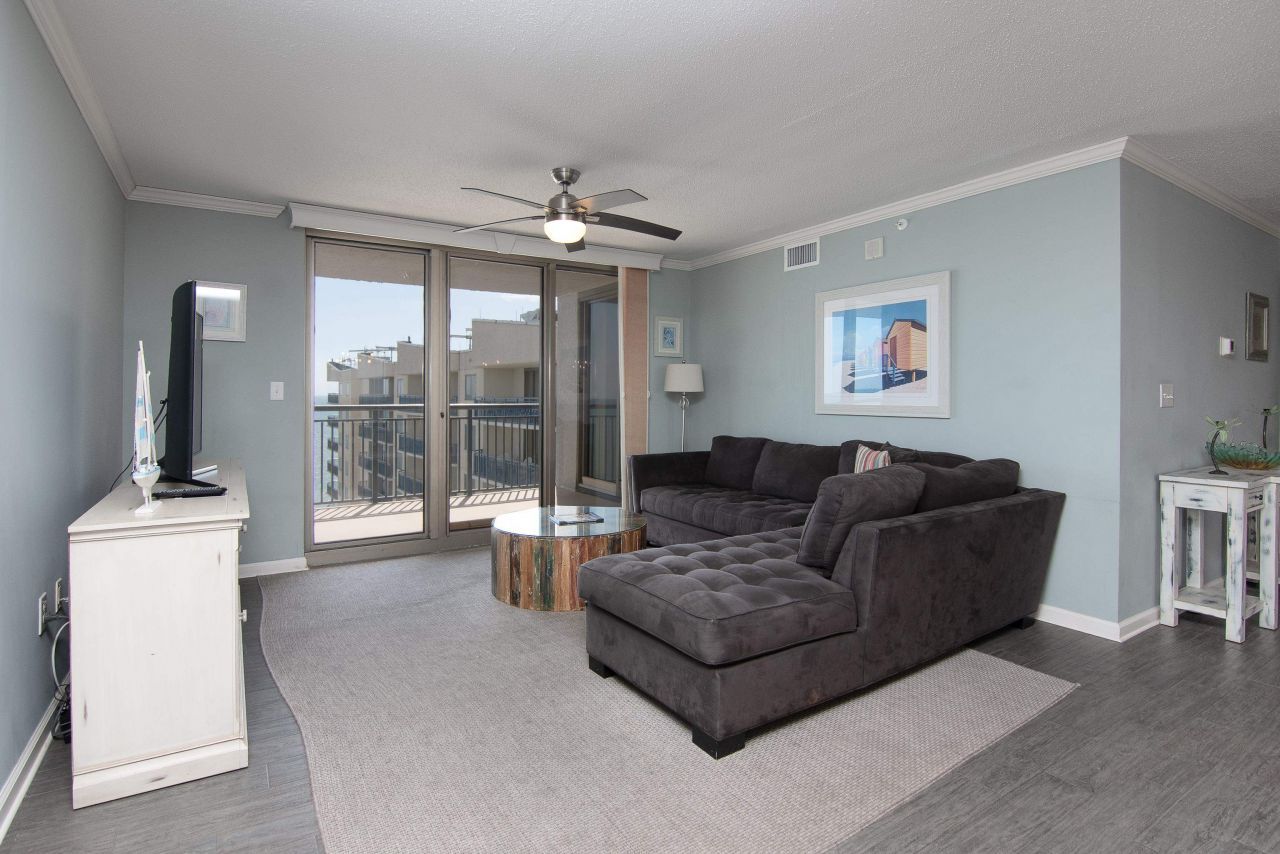 8560 Queensway Blvd.  Photo 5