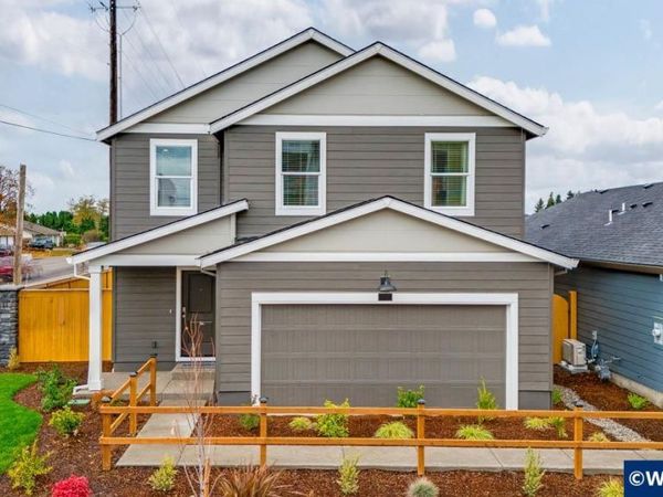 105 Greencrest St NE, Salem, OR 97301