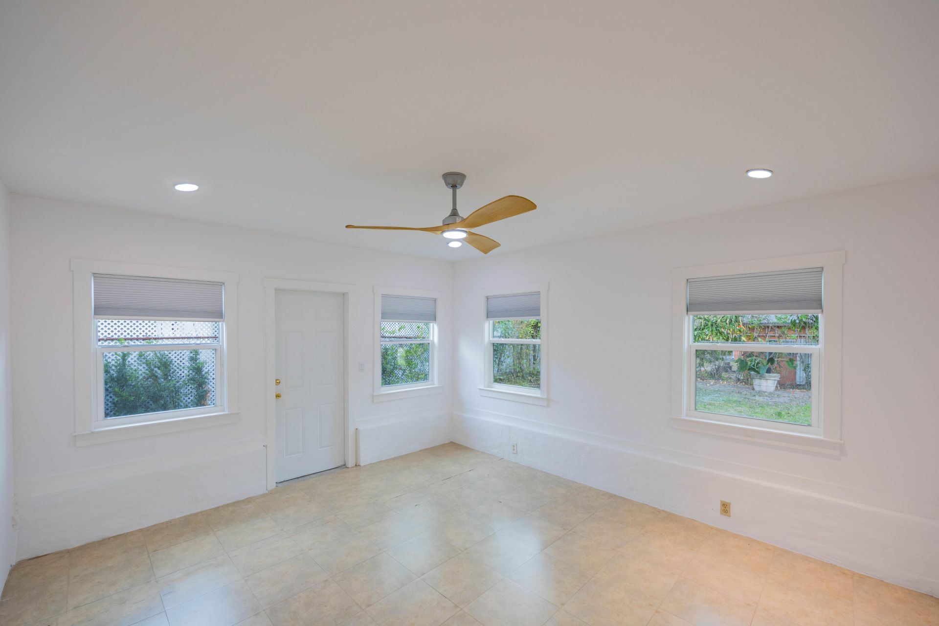 730 Winters Street, West Palm Beach, FL 33405 Photo