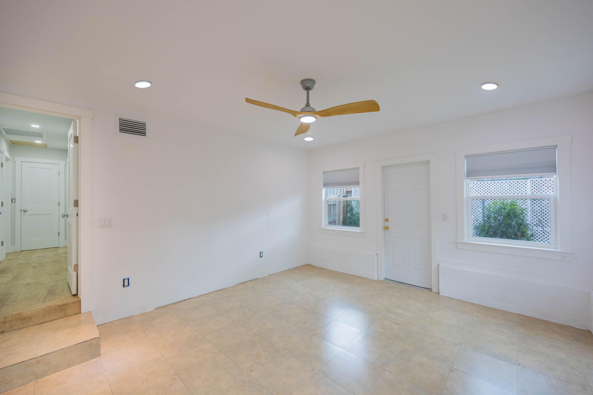 730 Winters Street, West Palm Beach, FL 33405 Photo