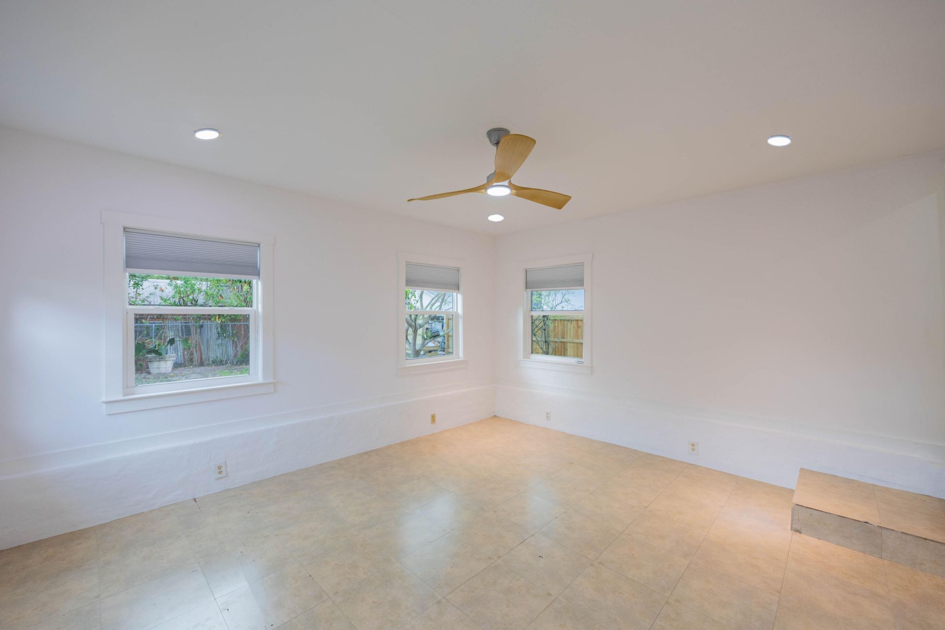 730 Winters Street, West Palm Beach, FL 33405 Photo