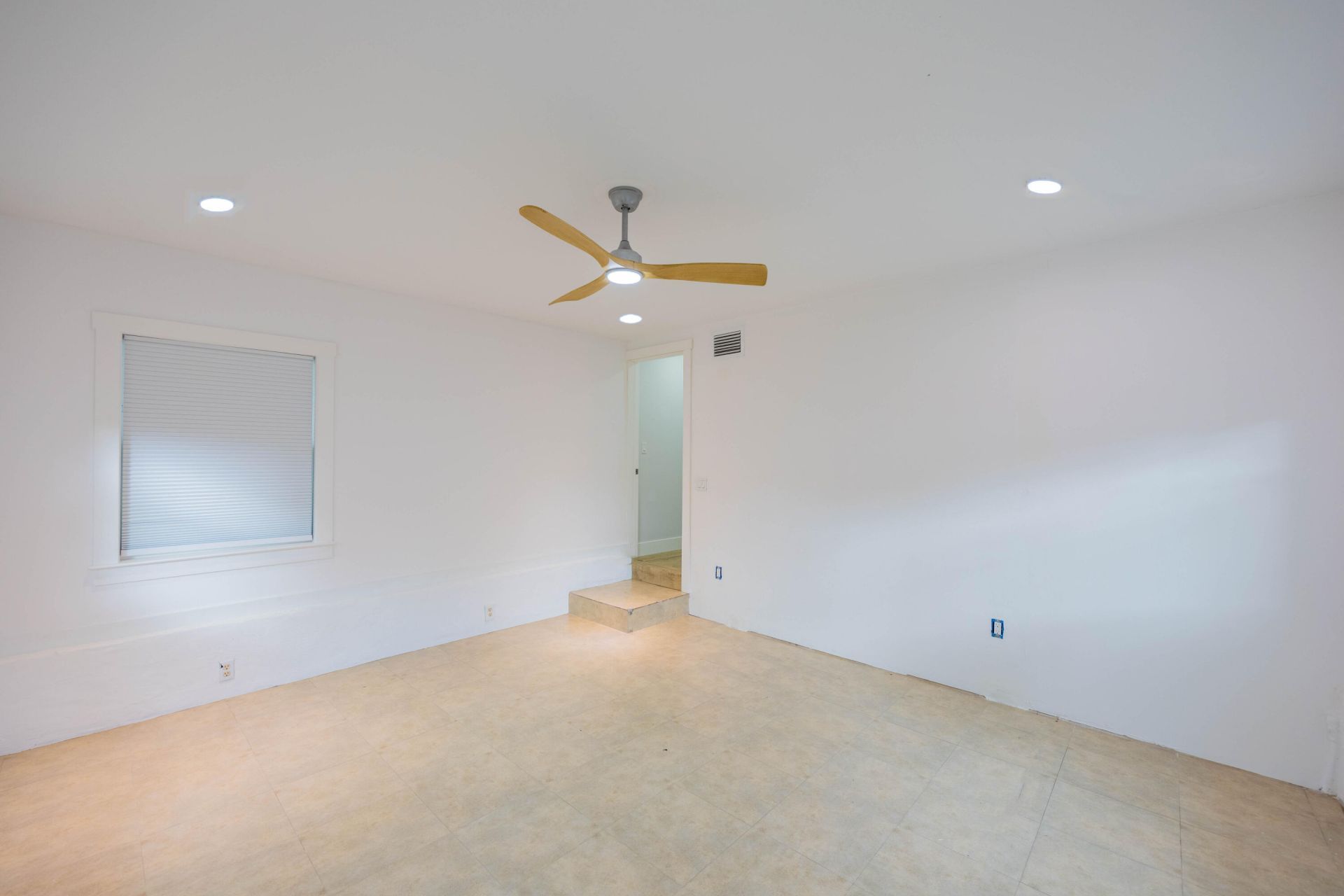 730 Winters Street, West Palm Beach, FL 33405 Photo