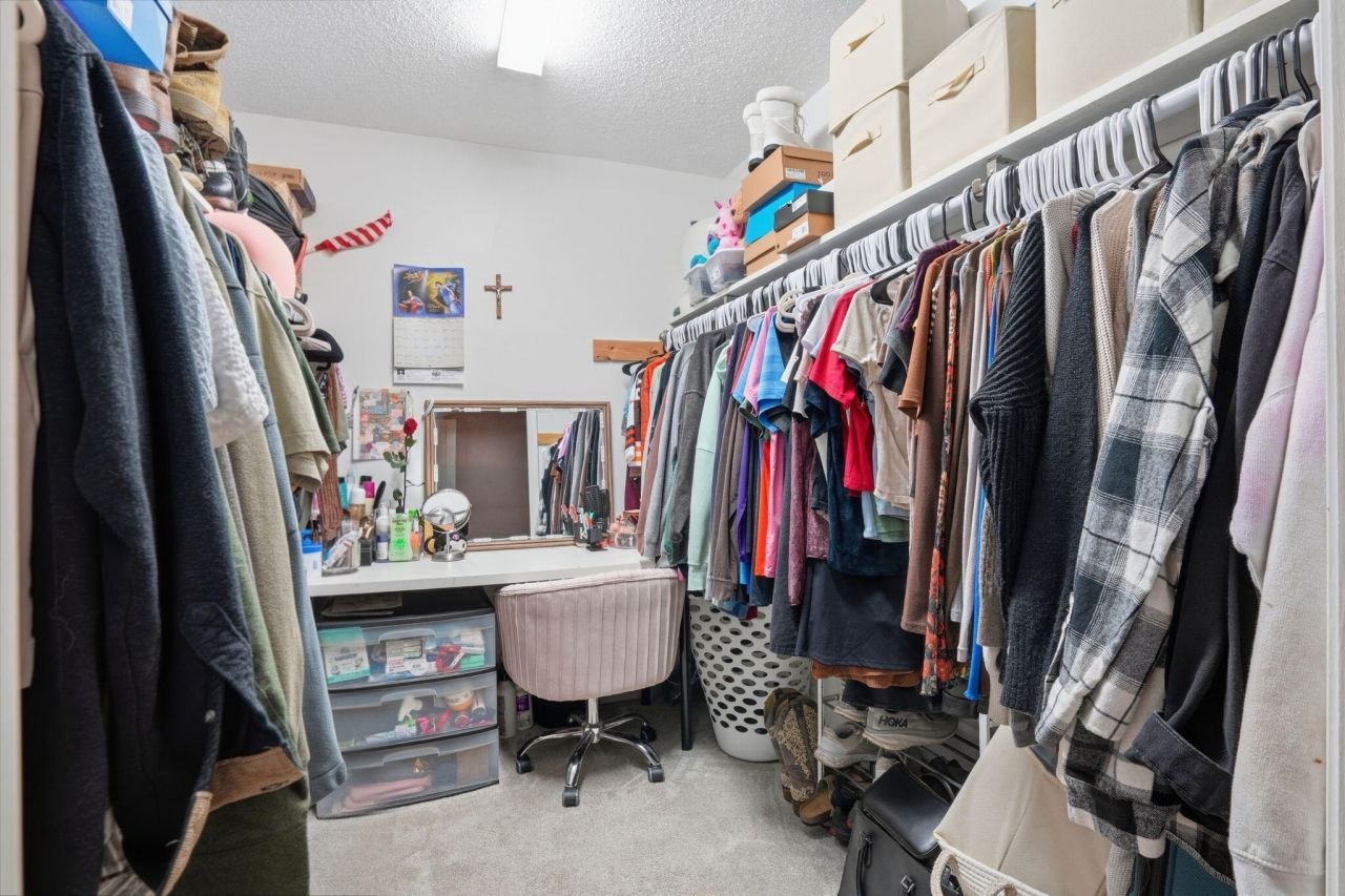 7 Center Point Drive Photo 17