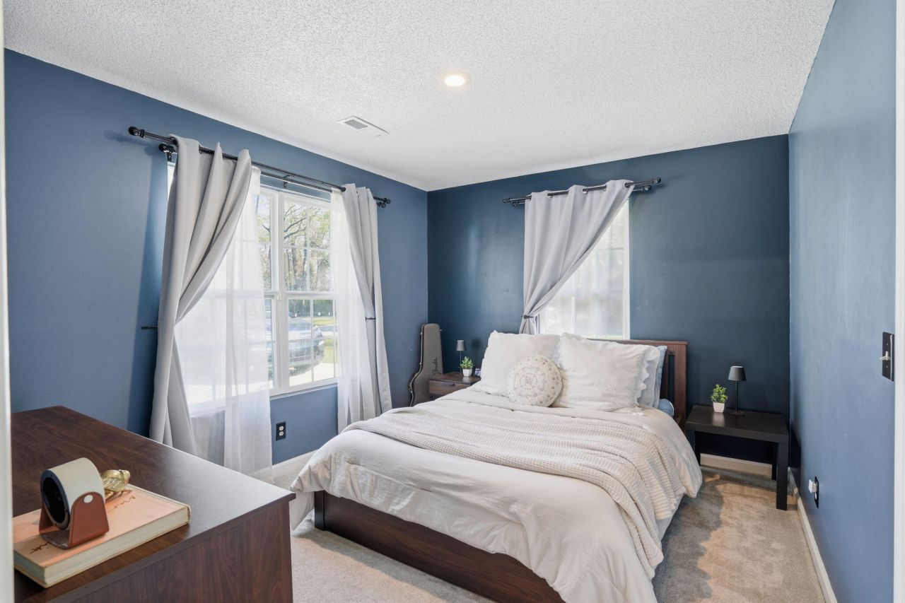 7 Center Point Drive Photo 20