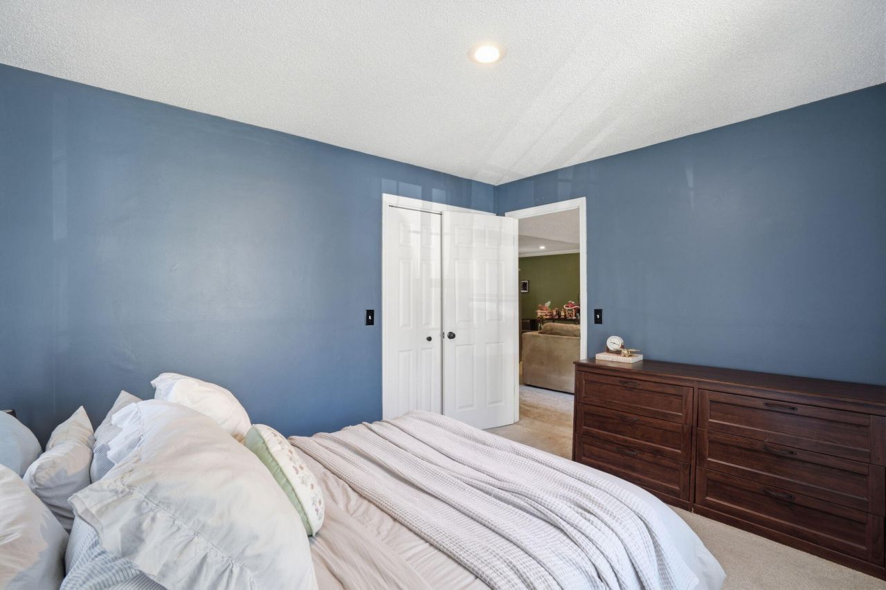 7 Center Point Drive Photo 21