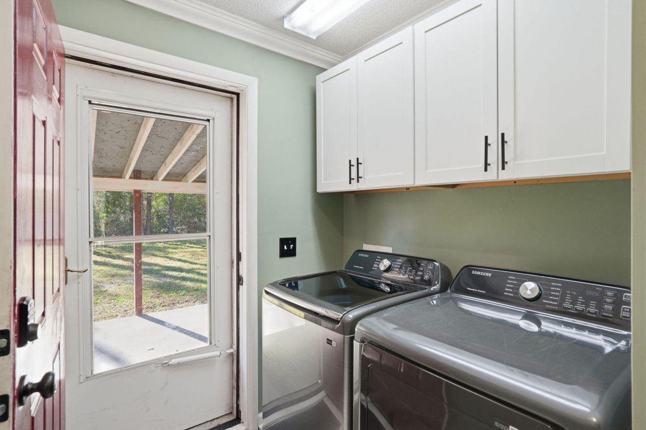 7 Center Point Drive Photo 24