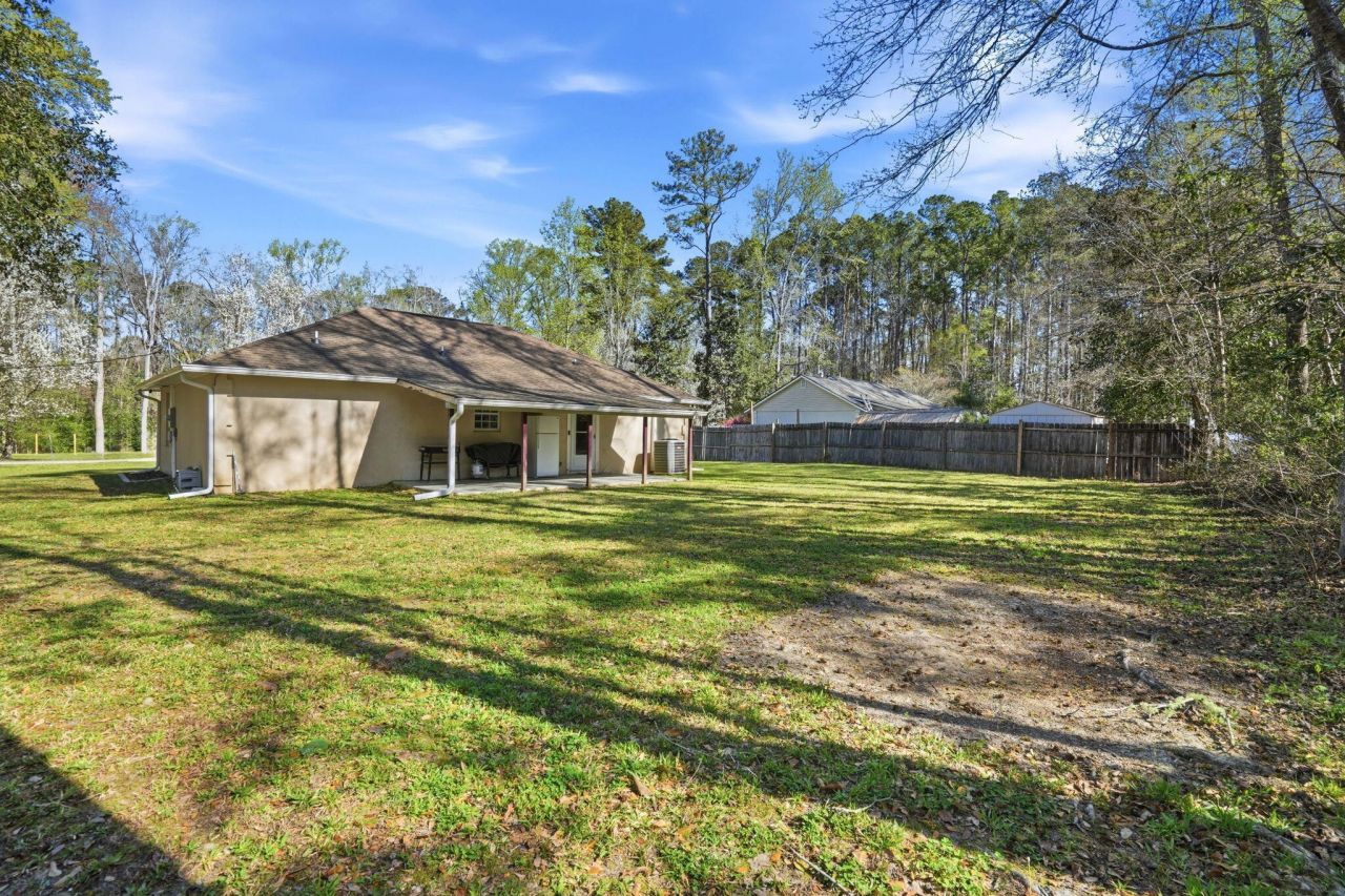 7 Center Point Drive Photo 29