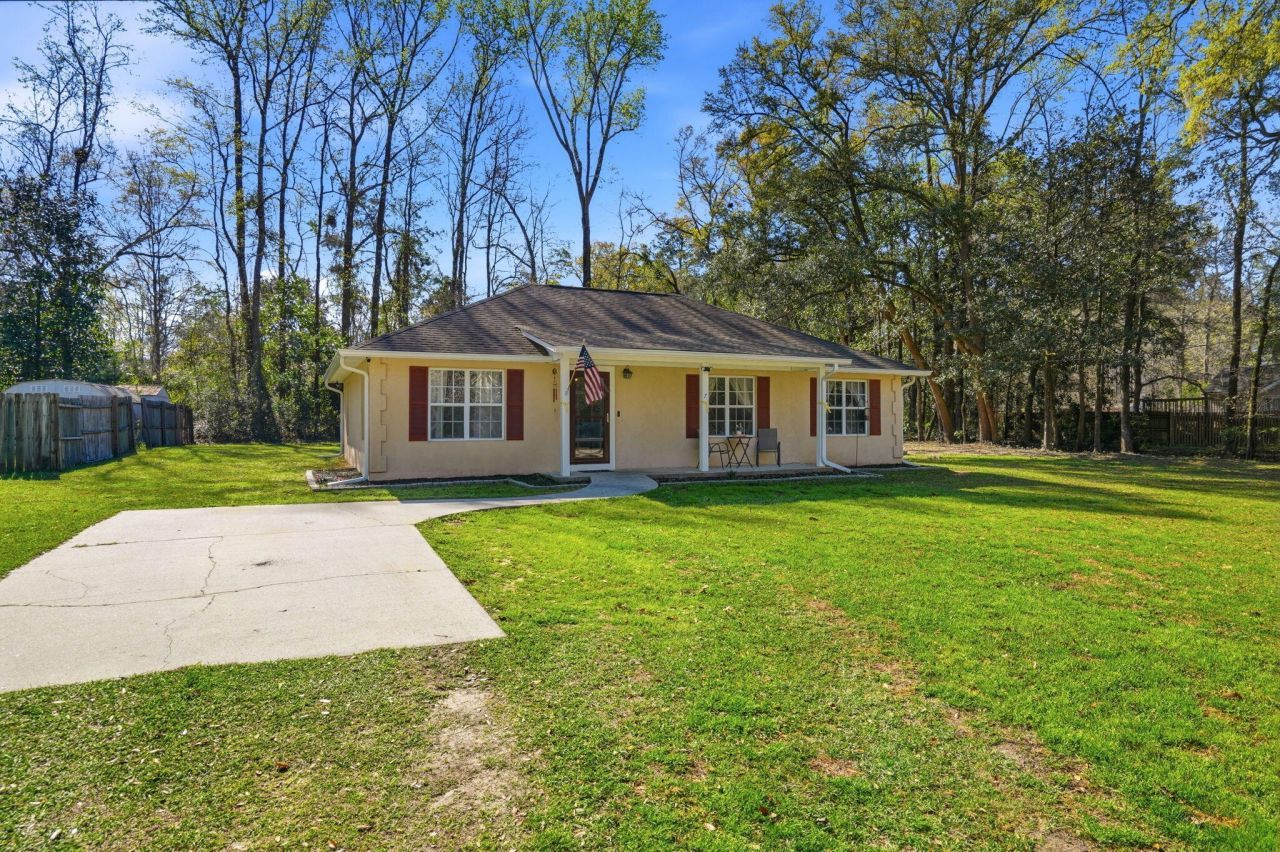 7 Center Point Drive Photo 4