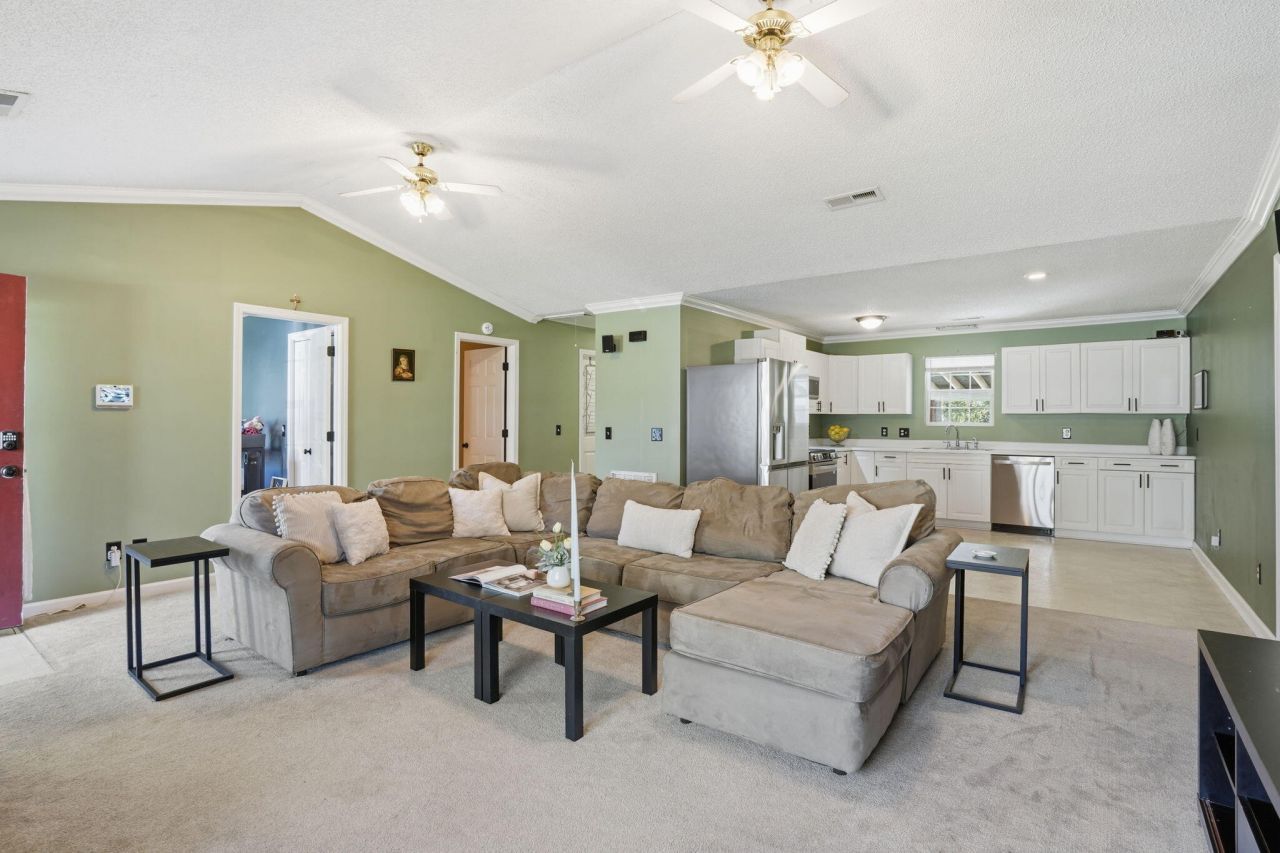 7 Center Point Drive Photo 7