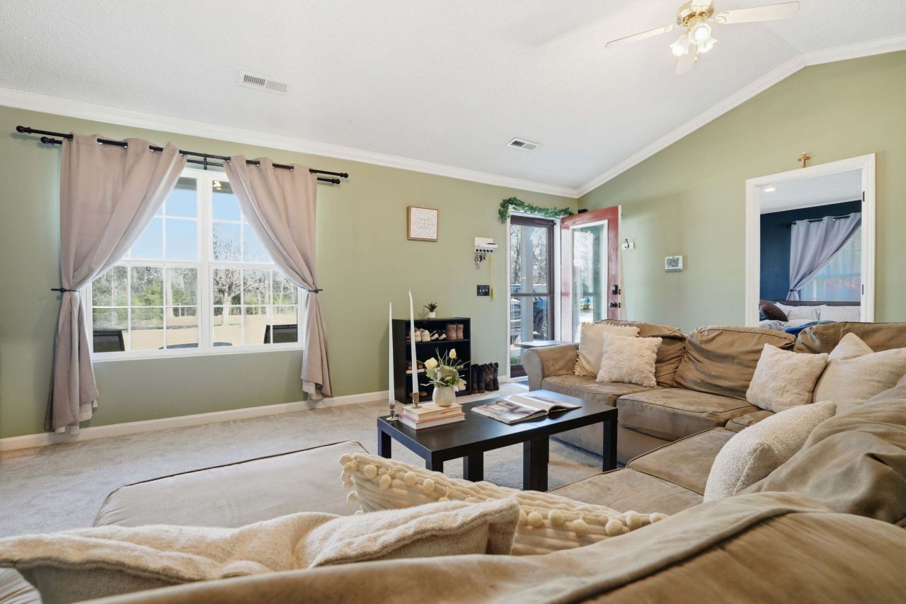 7 Center Point Drive Photo 9