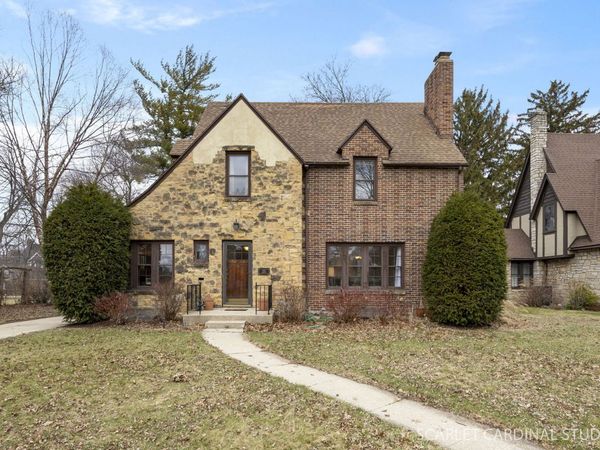 355 Lawndale Avenue , Aurora, IL 60506