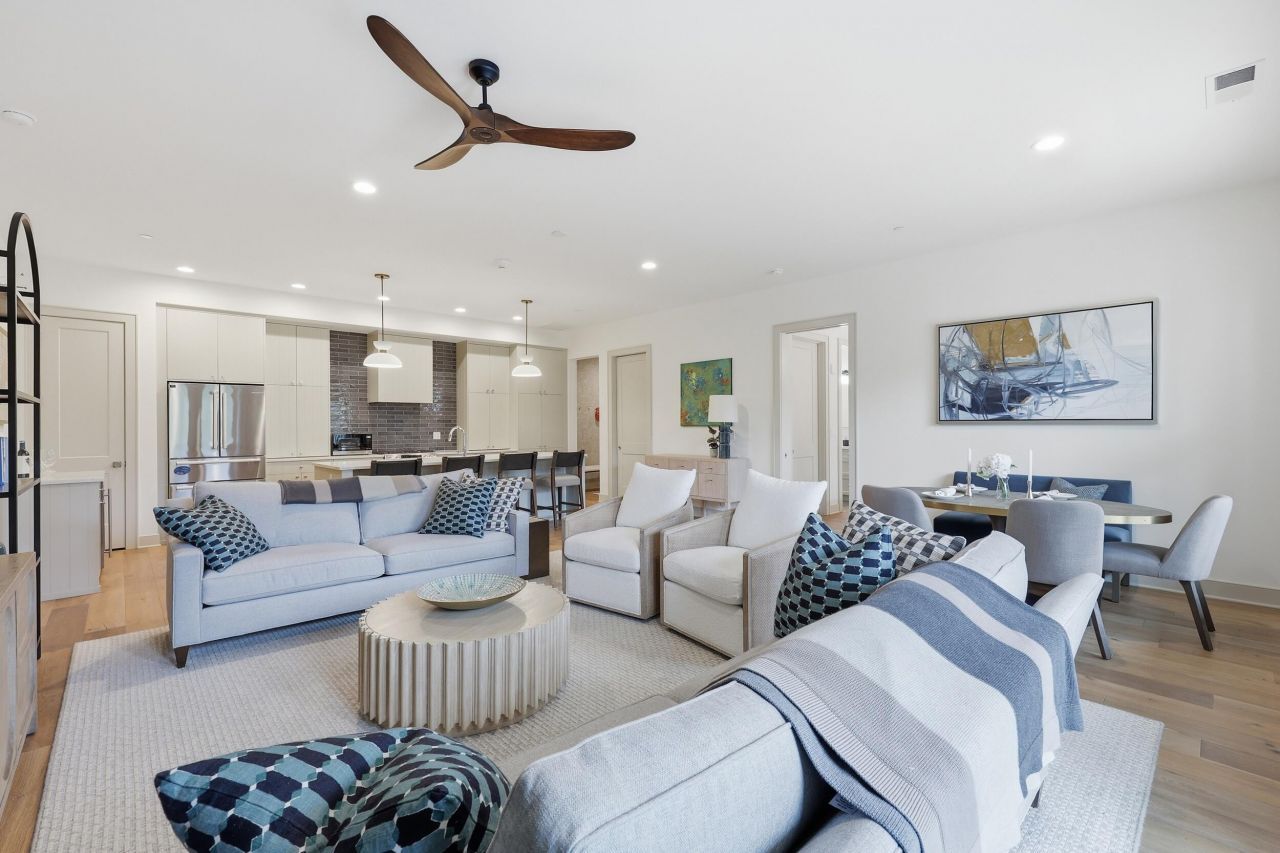 320 Longshore Street Photo 12