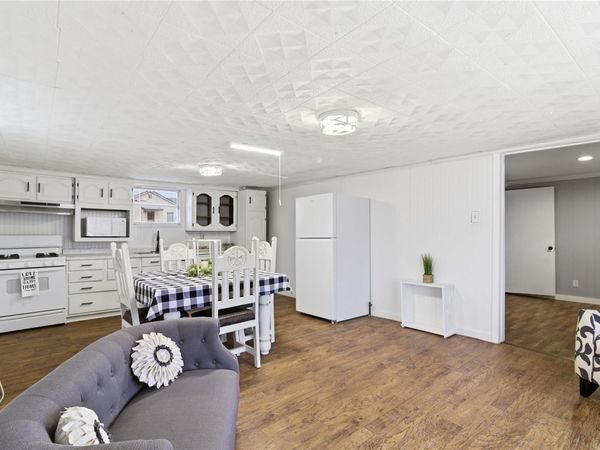14 W Post Oak Ave, Rogers, TX 76569