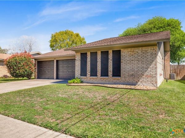 104 Willowick Drive, Victoria, TX 77901