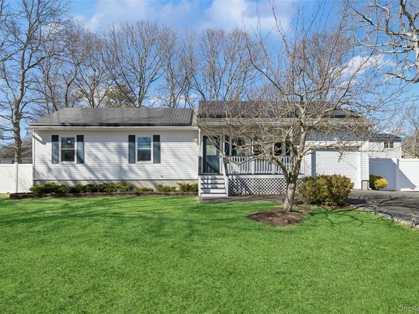 19 Flintlock Drive, Shirley, NY 11967