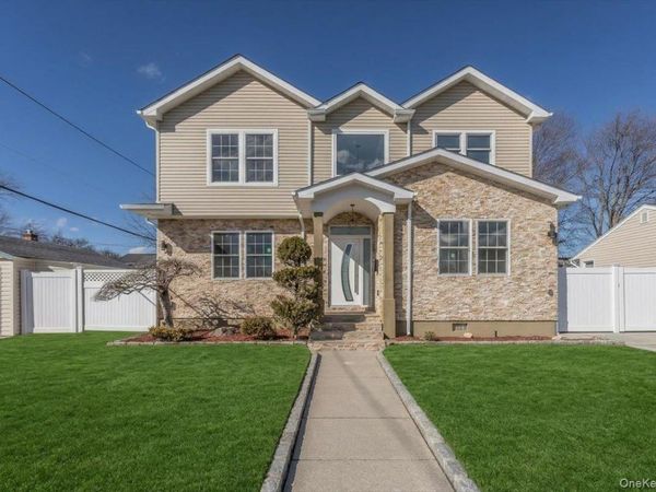 3 Cornell Avenue, Hicksville, NY 11801