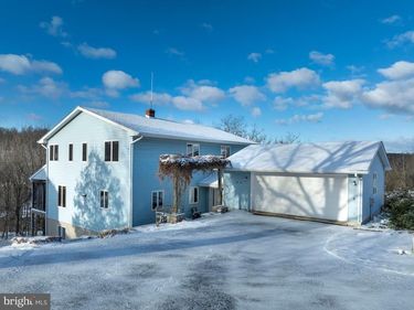 1086 CORTLAND DRIVE , STATE COLLEGE, PA 16801