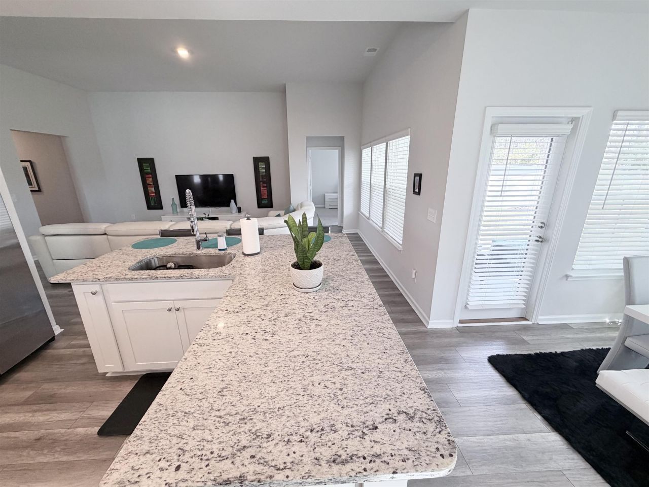 179 Empyrean Circle Photo 6