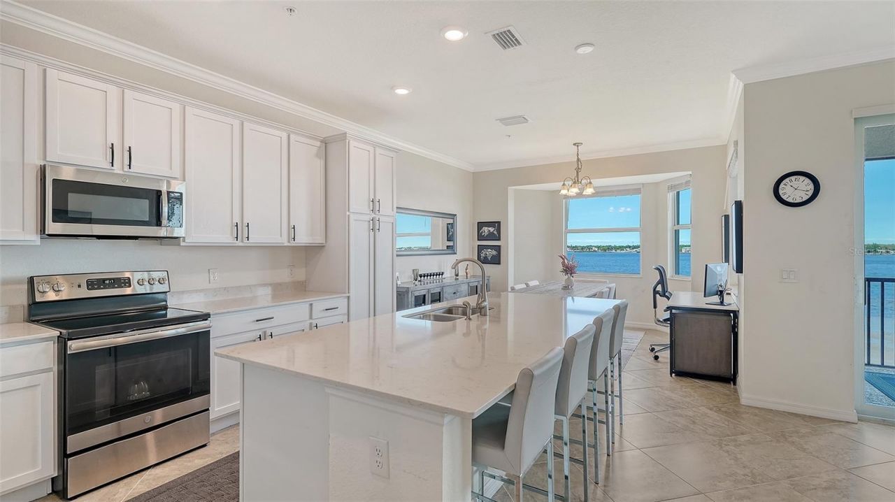 1010 Tidewater Shores Loop, Unit 406, Bradenton, FL 34208 Photo