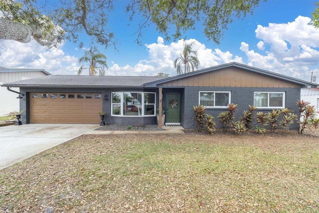 13472 Bellewood Avenue, Seminole, FL 33776 Main Photo