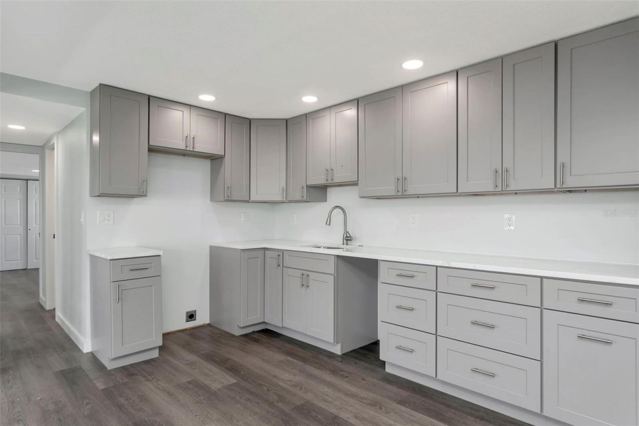 410 W 51st Avenue Drive W, Bradenton, FL 34207 Photo