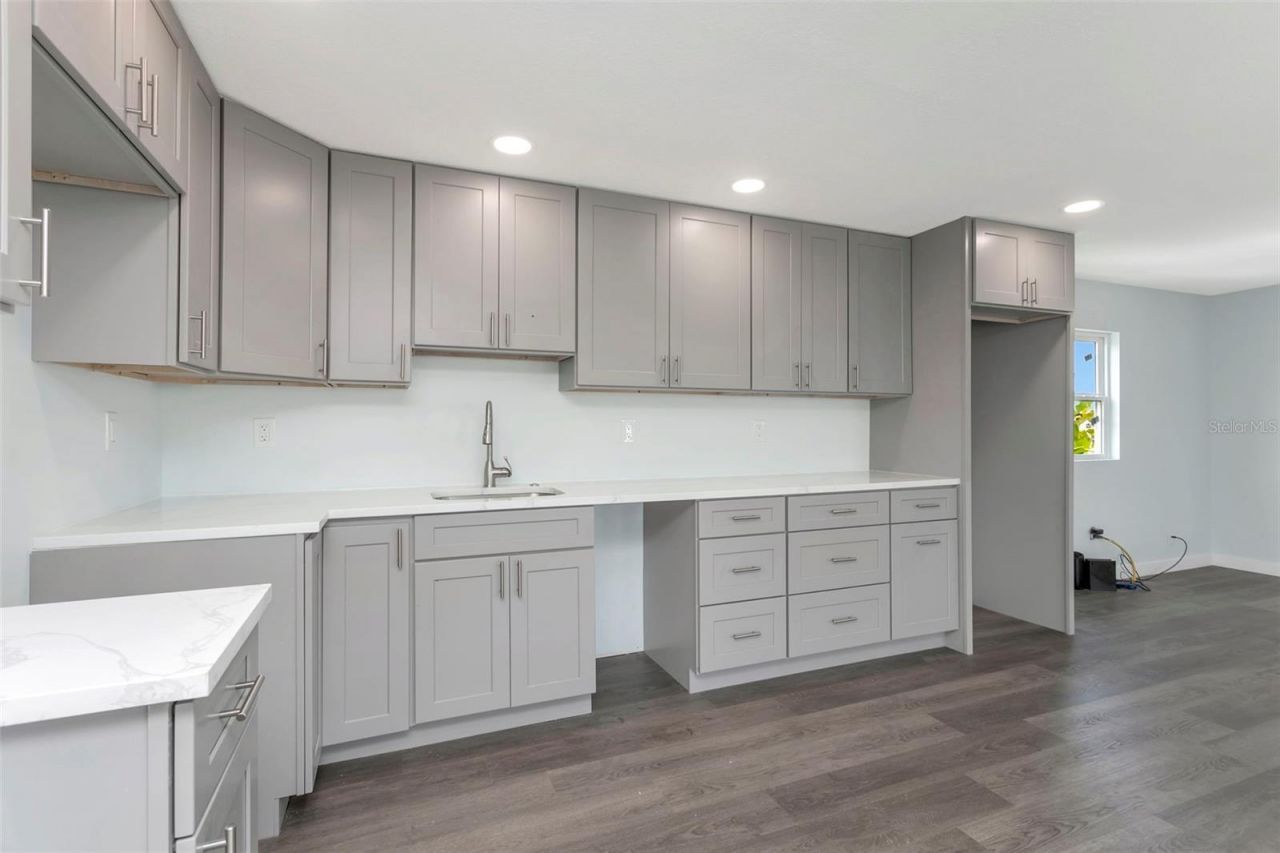 410 W 51st Avenue Drive W, Bradenton, FL 34207 Photo