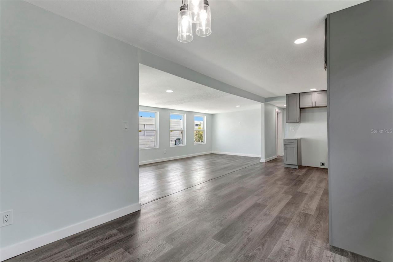 410 W 51st Avenue Drive W, Bradenton, FL 34207 Photo