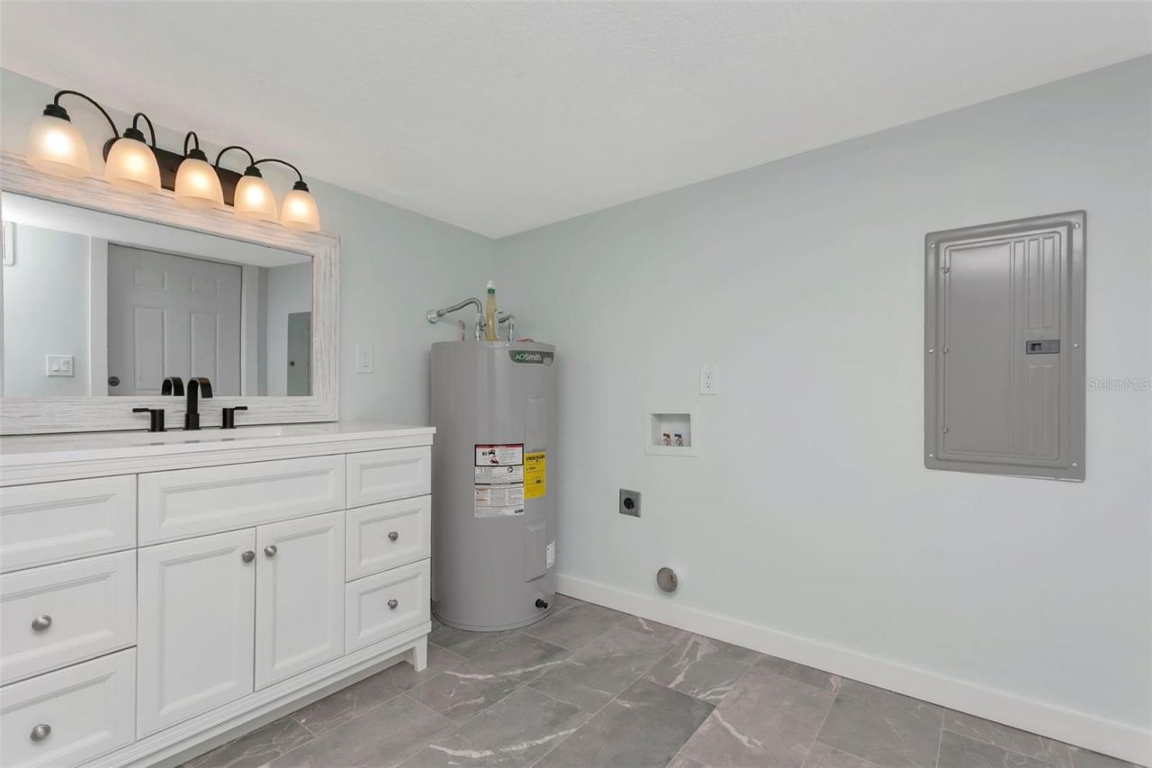 410 W 51st Avenue Drive W, Bradenton, FL 34207 Photo