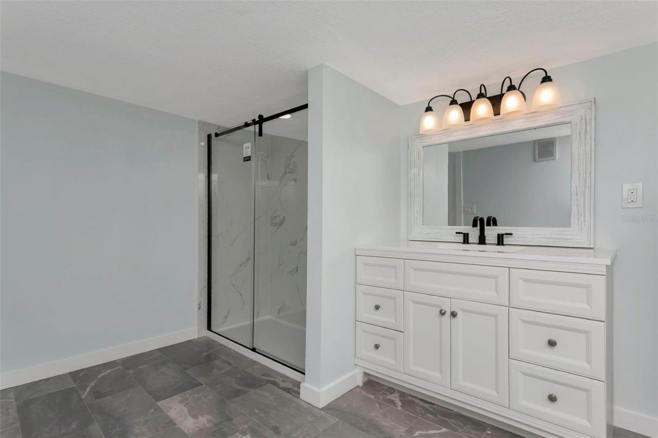 410 W 51st Avenue Drive W, Bradenton, FL 34207 Photo