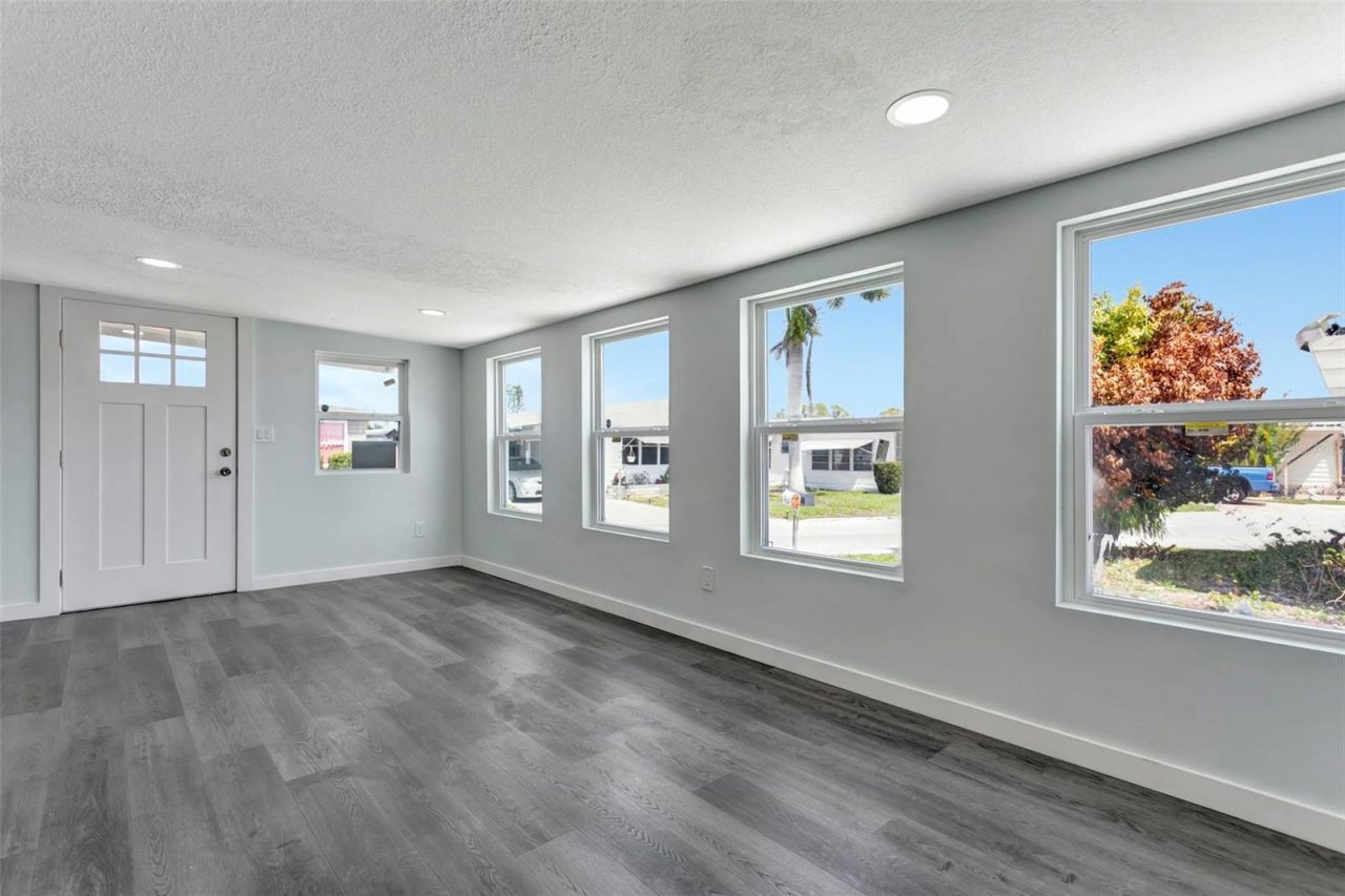 410 W 51st Avenue Drive W, Bradenton, FL 34207 Photo