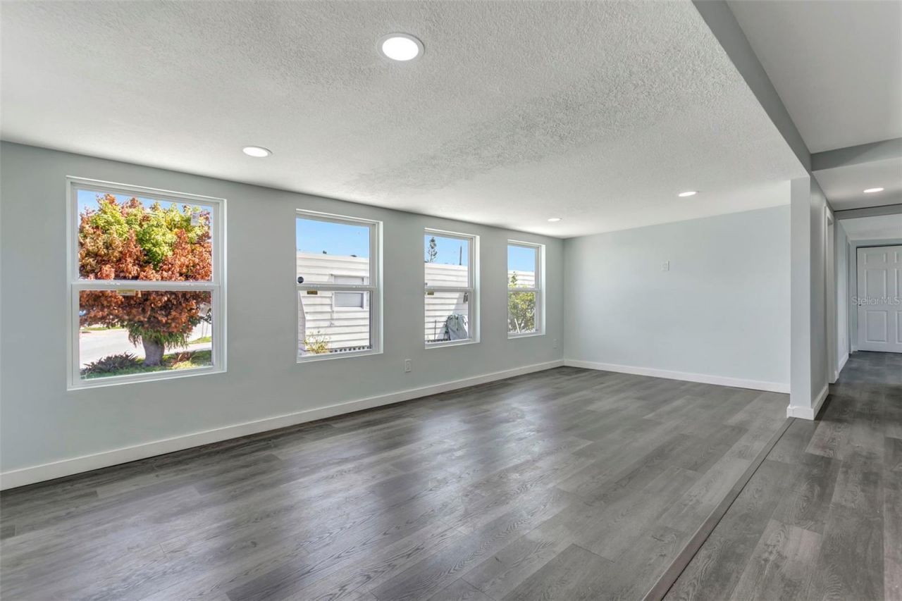 410 W 51st Avenue Drive W, Bradenton, FL 34207 Photo