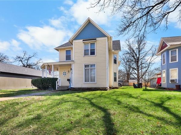 715 Main Street, Osawatomie, KS 66064