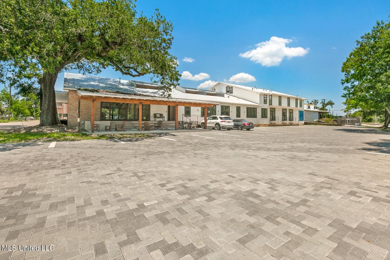 301 S Toulme Street, Bay Saint Louis, MS 39520 Main Photo