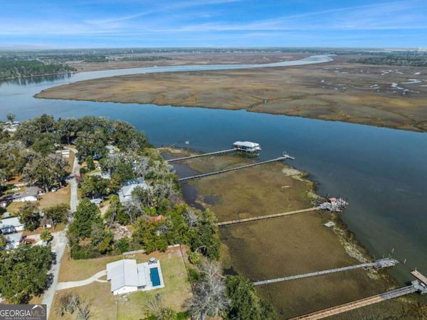 673 Hickory Bluff Drive, Waverly, GA 31565