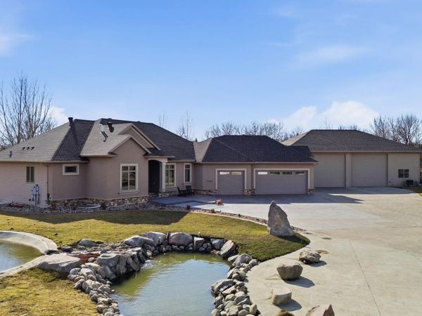 7620 Adelman Drive, Horace, ND 58047
