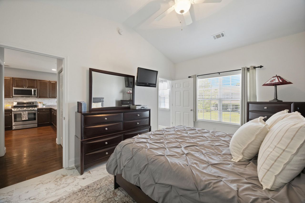 268 Admiration Avenue Photo 14