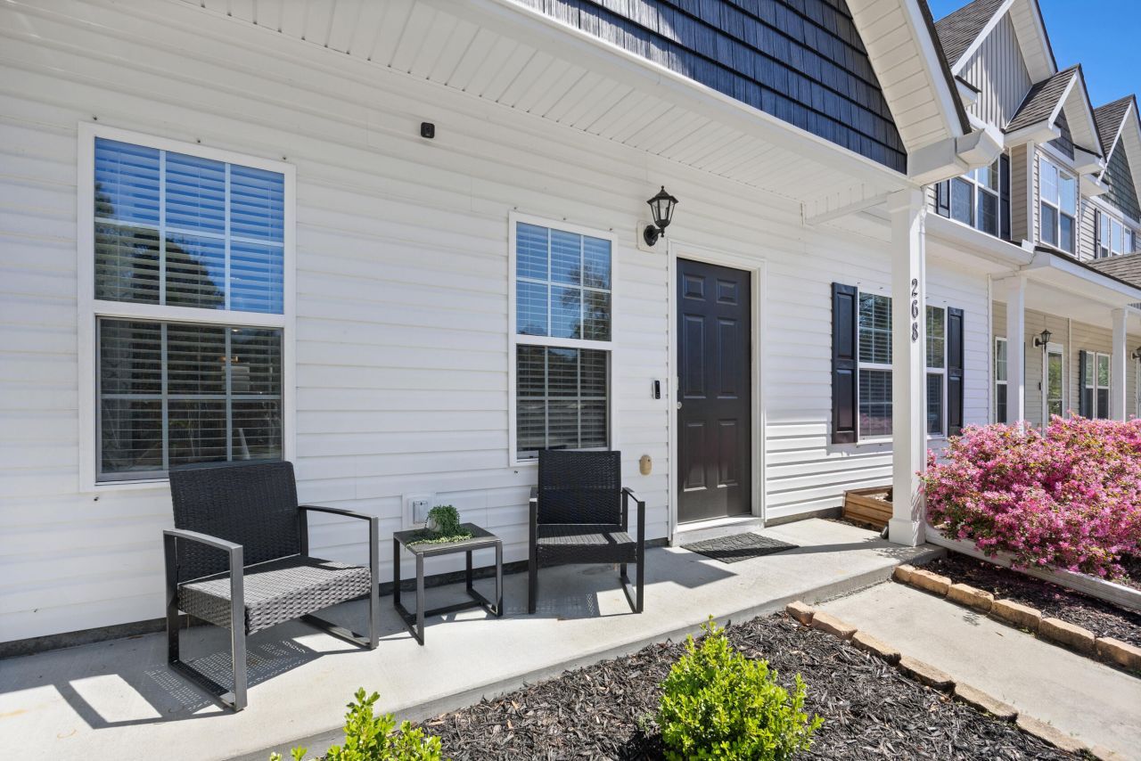 268 Admiration Avenue Photo 2