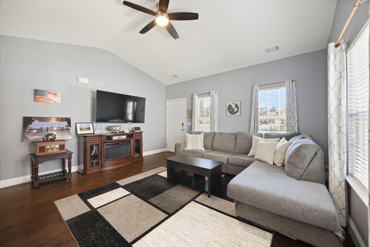 268 Admiration Avenue Photo 5