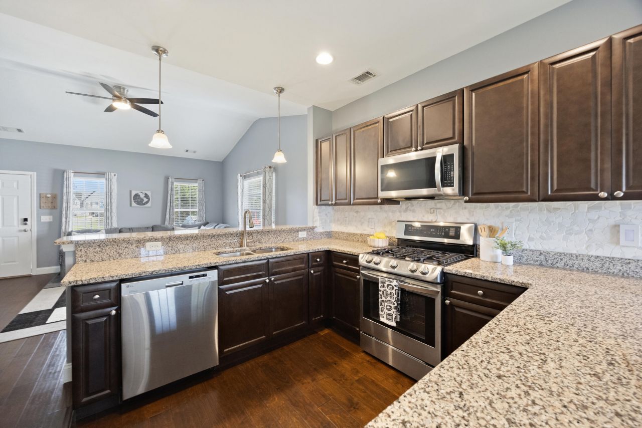 268 Admiration Avenue Photo 7