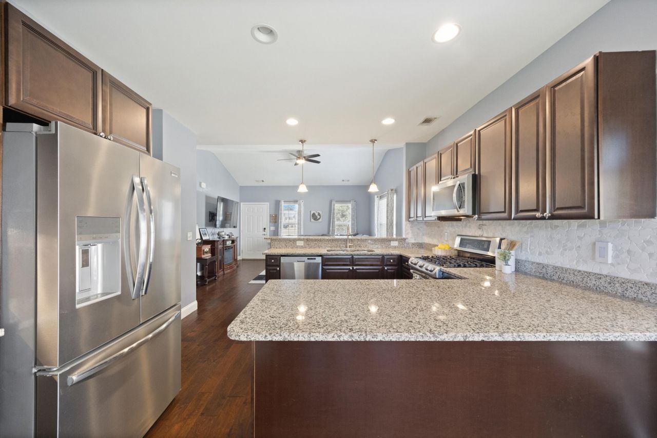 268 Admiration Avenue Photo 9