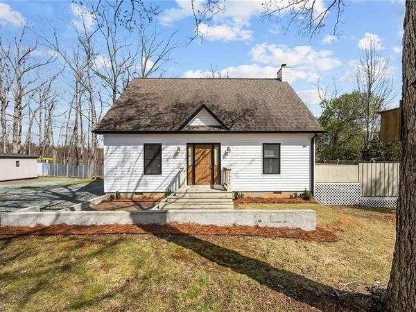 5660 Mountain Trail, Snow Camp, NC 27349